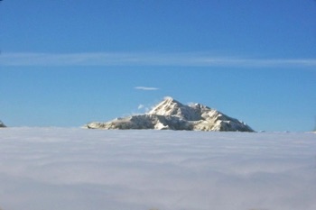 Mt McKinley Fly-by, Mount McKinley above the clouds