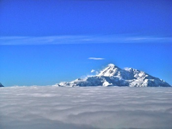 Mt McKinley Fly-by, Mount McKinley above the clouds